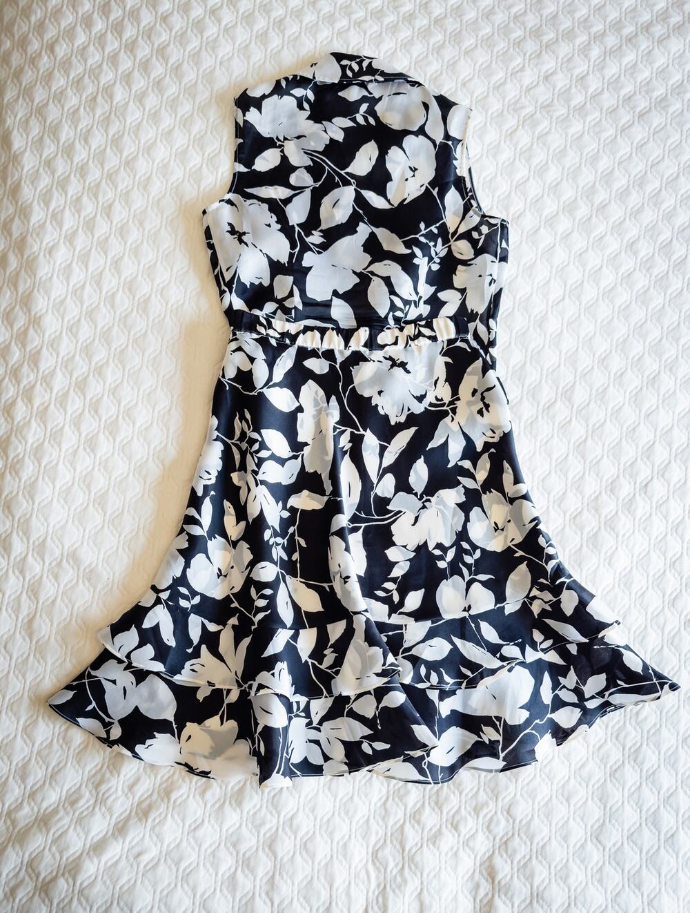 St John Sleeve Less Top & Tieered A-Line Skirt 100% Silk Size 4